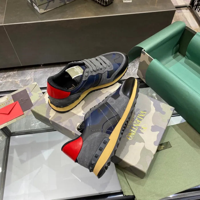 V - SNEAKERS