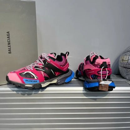 B - SNEAKERS