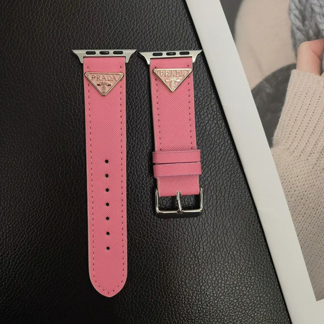 Tali Jam Tangan Kulit Apple Watch dengan Label Monogram Segitiga Ganda