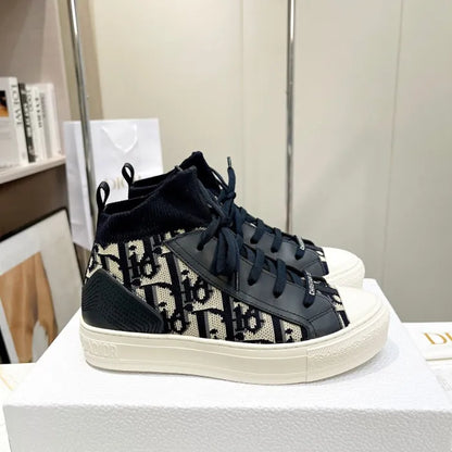 D - SNEAKERS