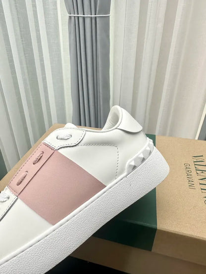 V - SNEAKERS