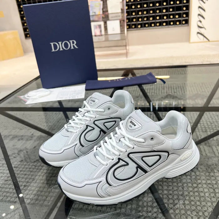 B - SNEAKERS