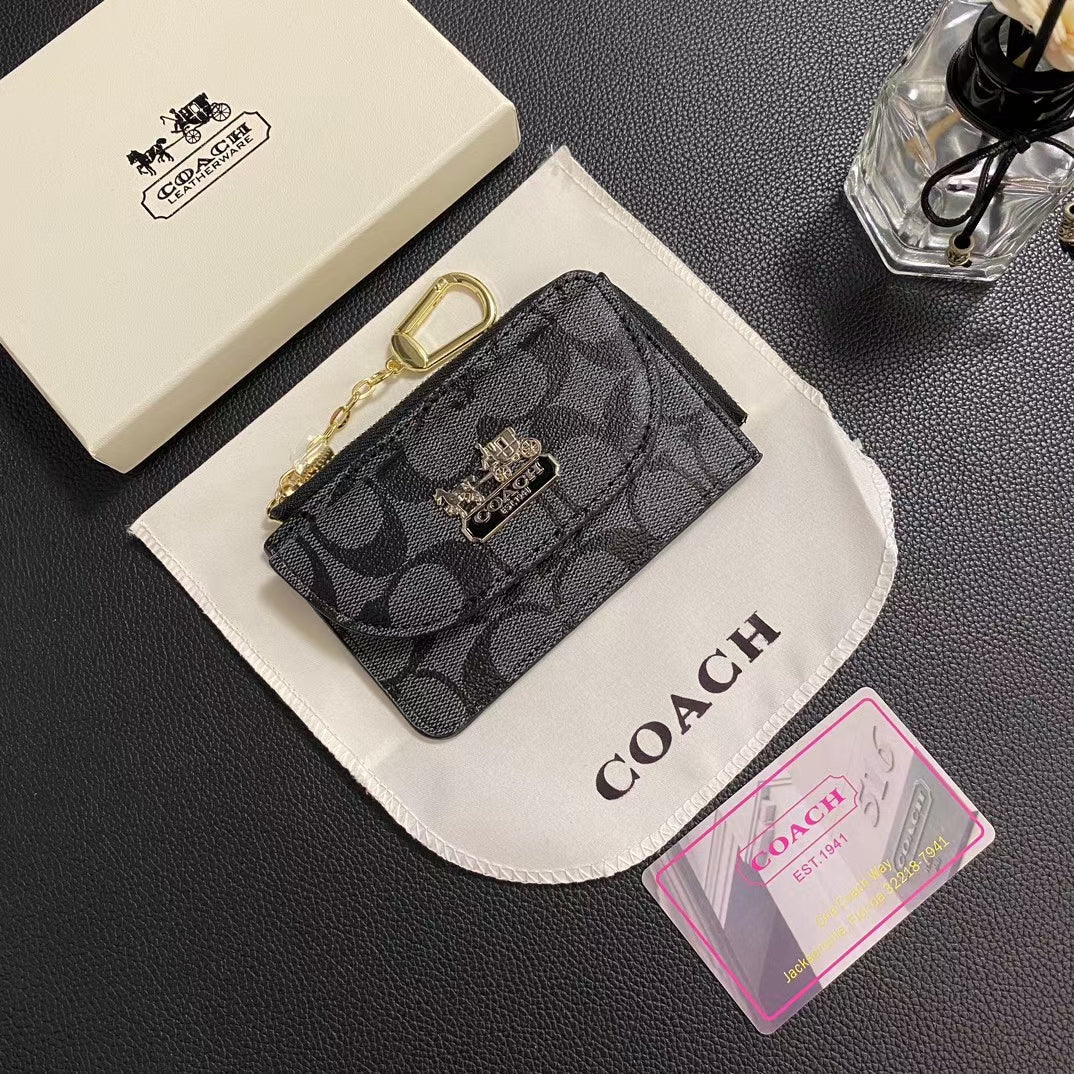Dompet Pemegang Kartu Klasik Abadi Chic CO dengan Desain Elegan