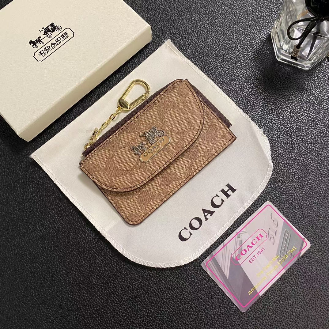 Dompet Pemegang Kartu Klasik Abadi Chic CO dengan Desain Elegan