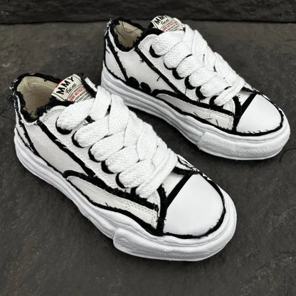 A - SNEAKERS