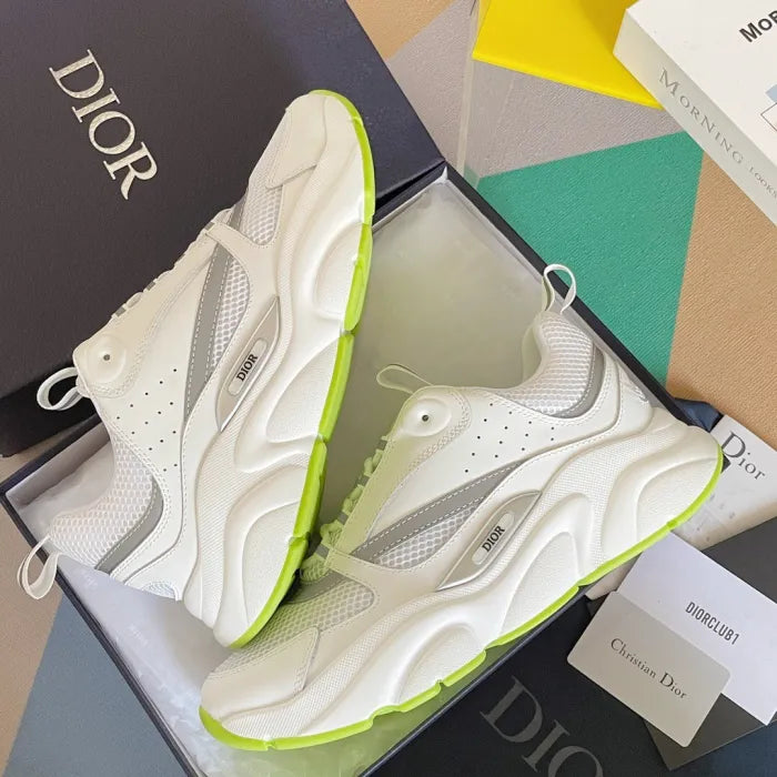 D - SNEAKERS