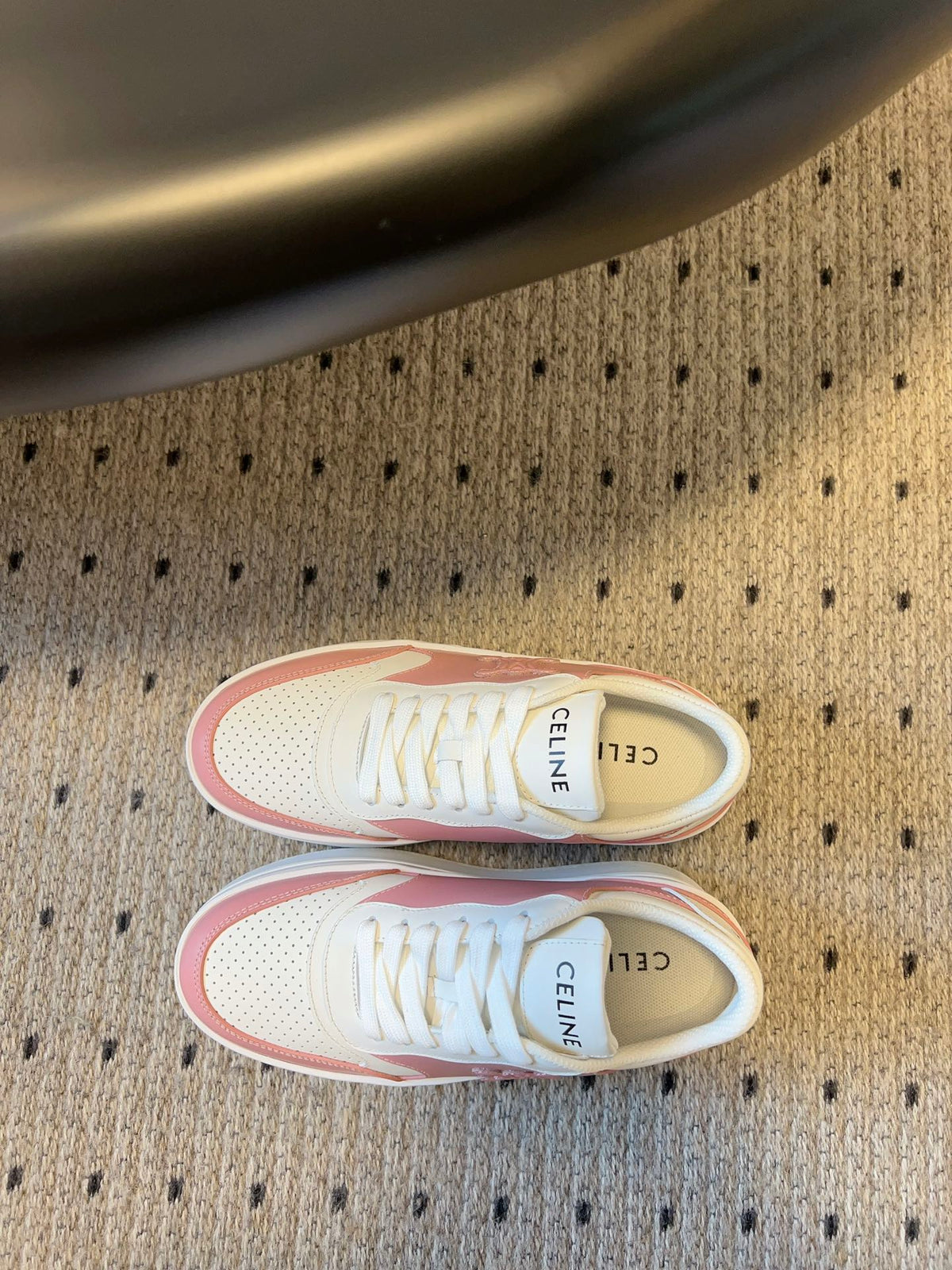 S-Sneakers
