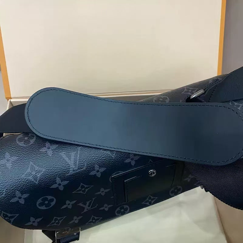 Fashionable and Trendy Messenger Bag