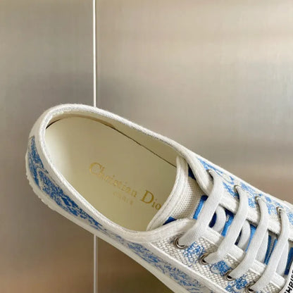 D - SNEAKERS