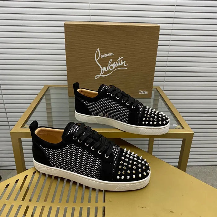 C - SNEAKERS