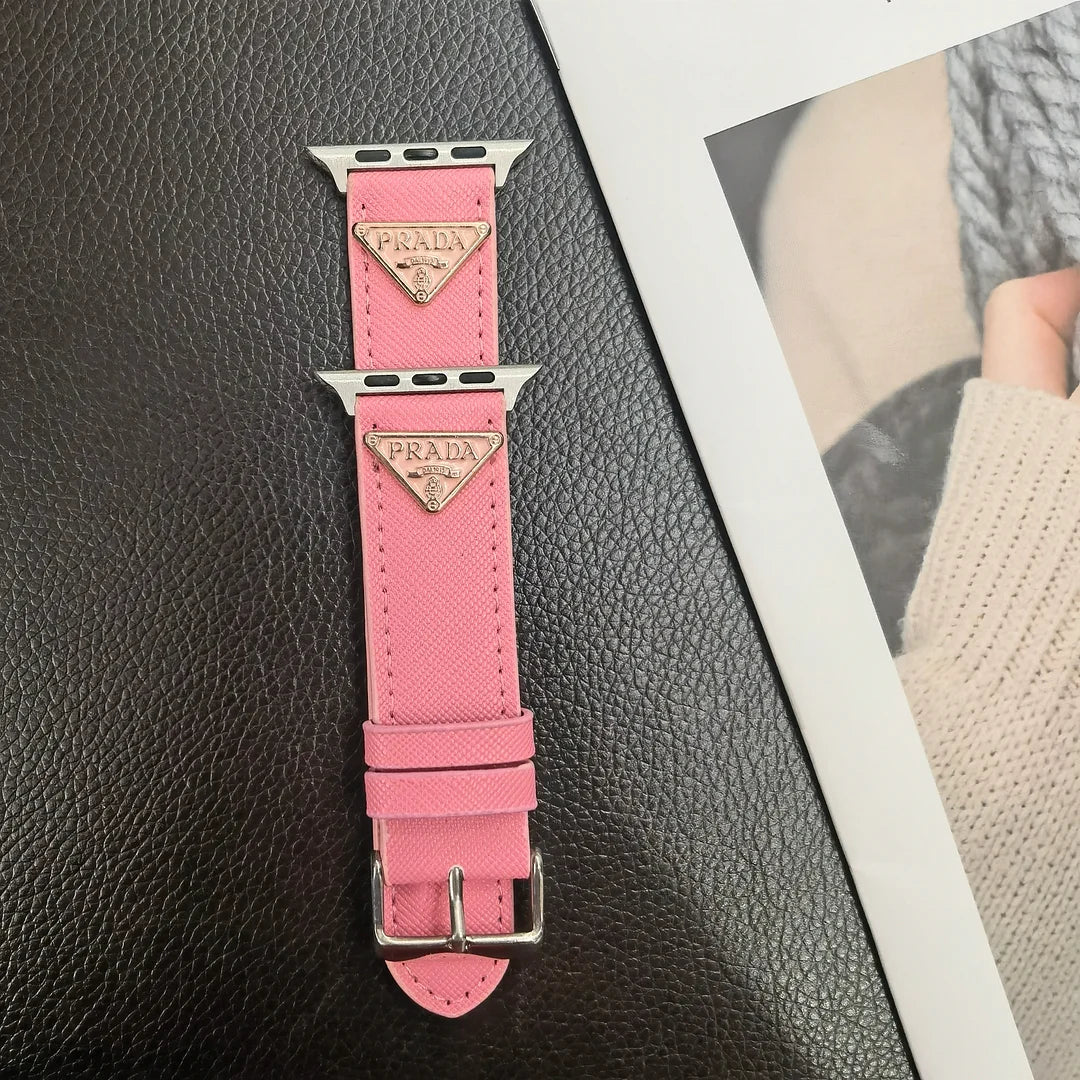 Tali Jam Tangan Kulit Apple Watch dengan Label Monogram Segitiga Ganda