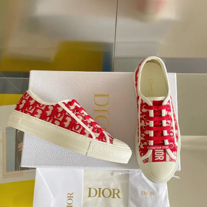 D - SNEAKERS