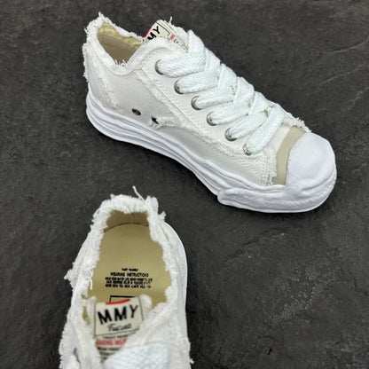 A - SNEAKERS