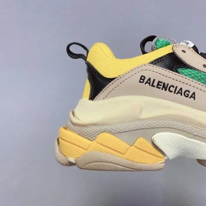B - SNEAKERS