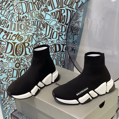 B - SNEAKERS