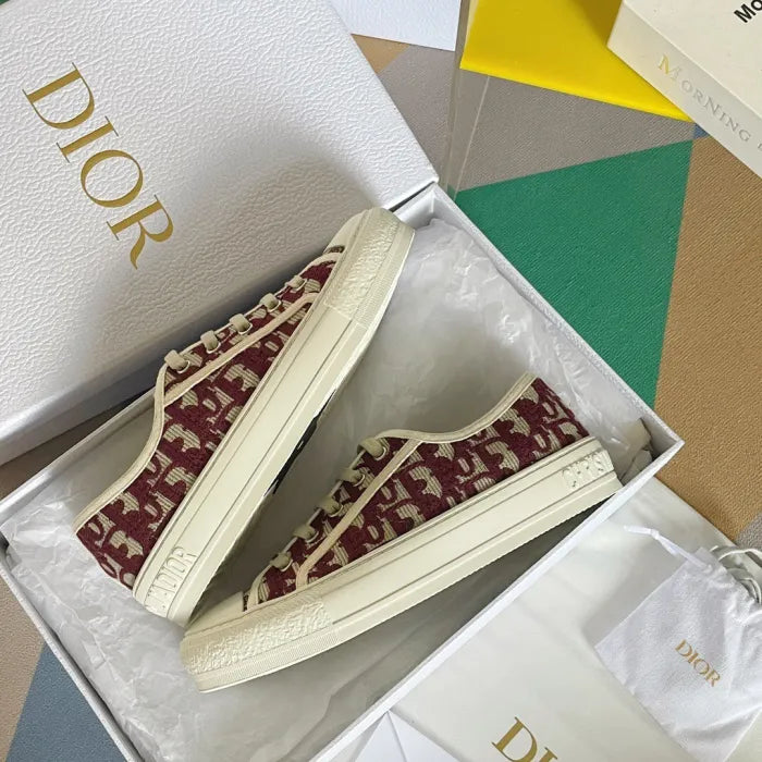 D - SNEAKERS