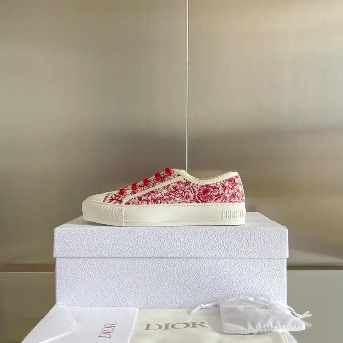 D - SNEAKERS