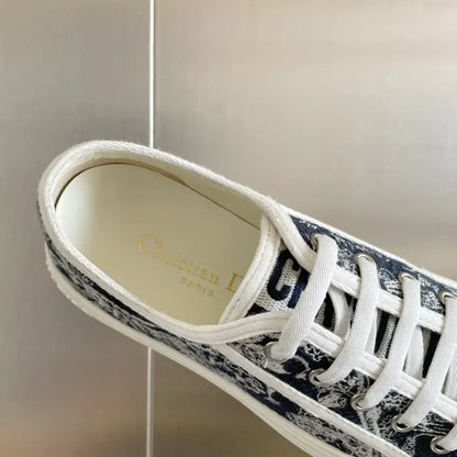 D - SNEAKERS