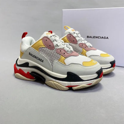 B - SNEAKERS