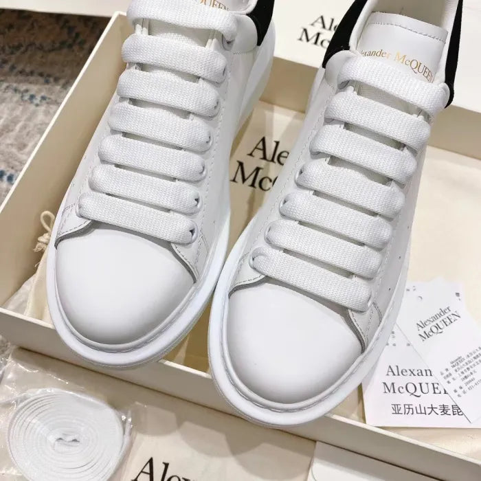 A - SNEAKERS
