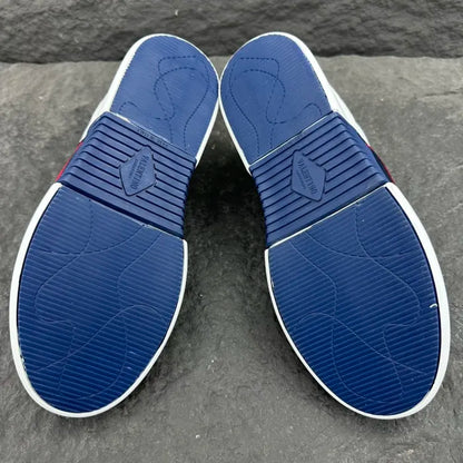 V - SNEAKERS