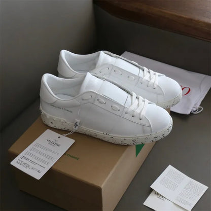 V - SNEAKERS