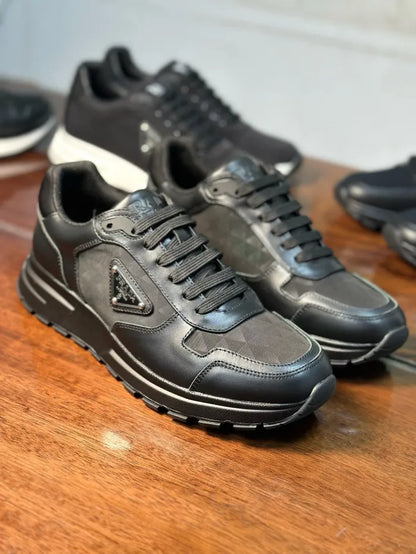 P - SNEAKERS
