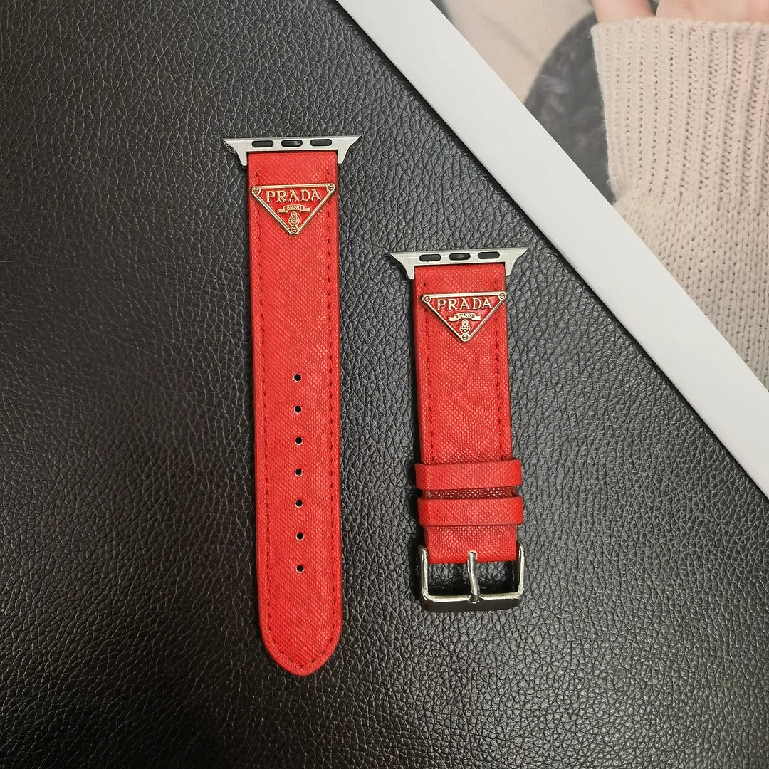 Tali Jam Tangan Kulit Apple Watch dengan Label Monogram Segitiga Ganda