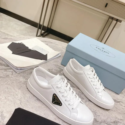 P - SNEAKERS