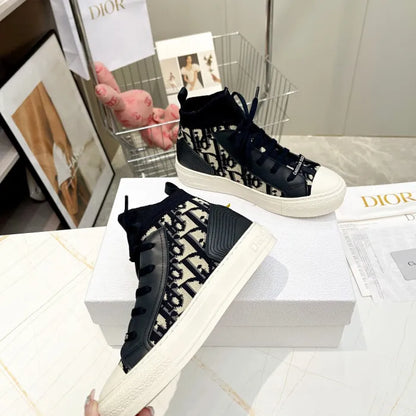 D - SNEAKERS