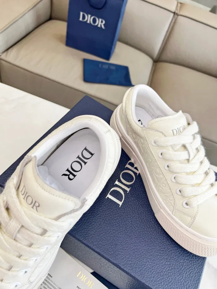 D - SNEAKERS
