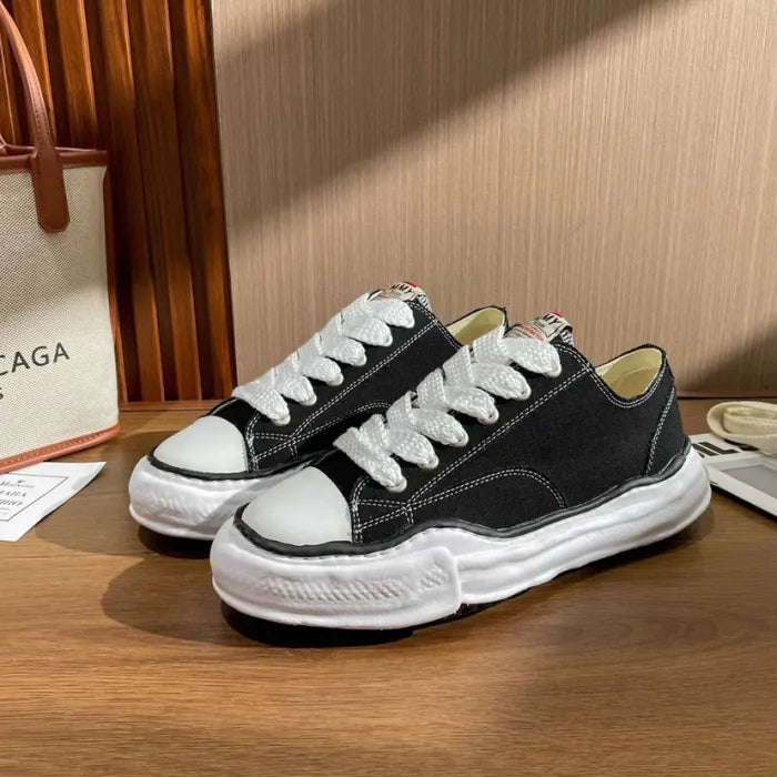 A - SNEAKERS
