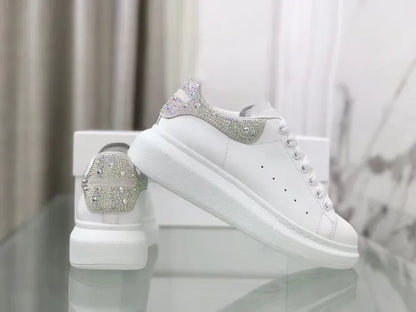 A - SNEAKERS