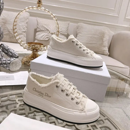 D - SNEAKERS