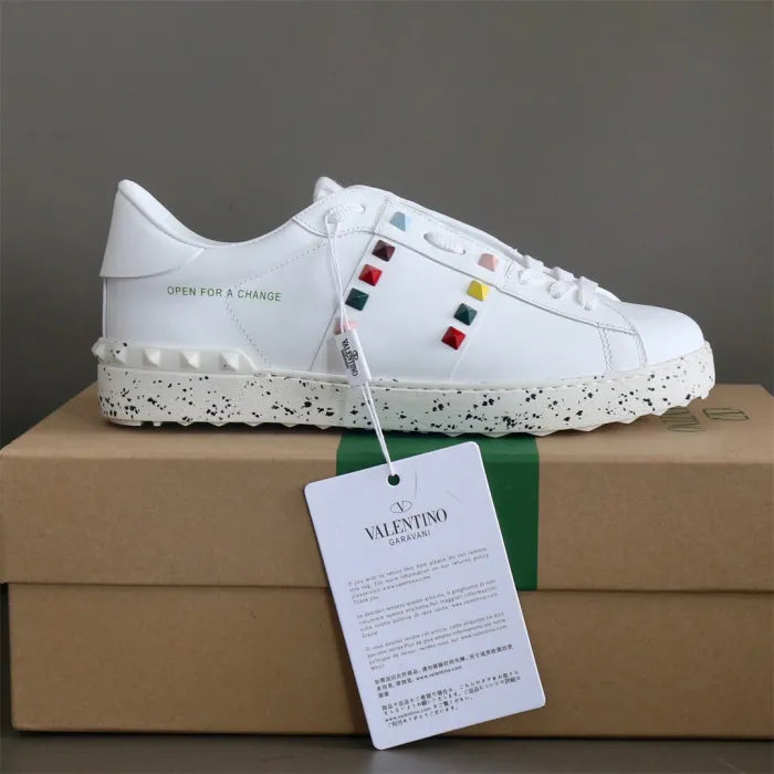 V - SNEAKERS
