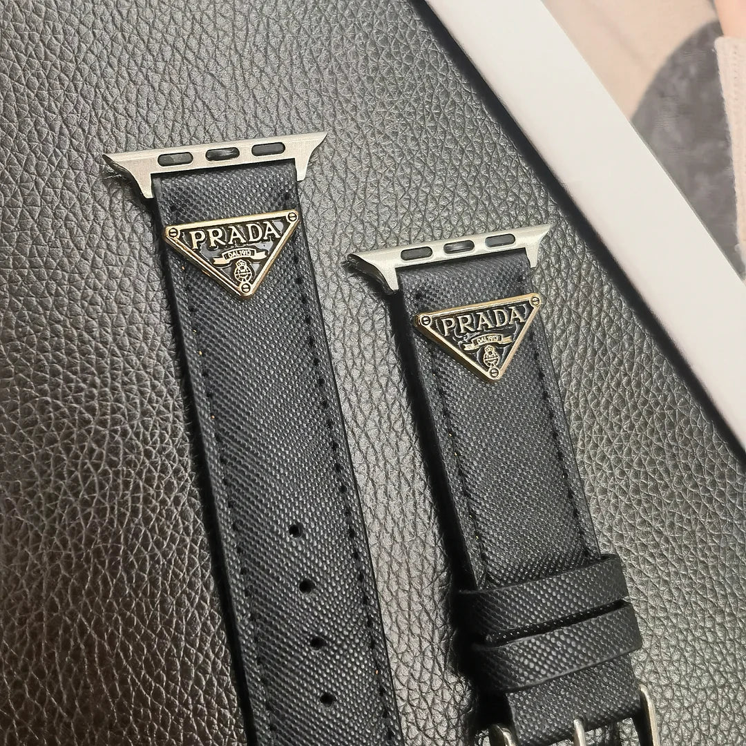 Tali Jam Tangan Kulit Apple Watch dengan Label Monogram Segitiga Ganda