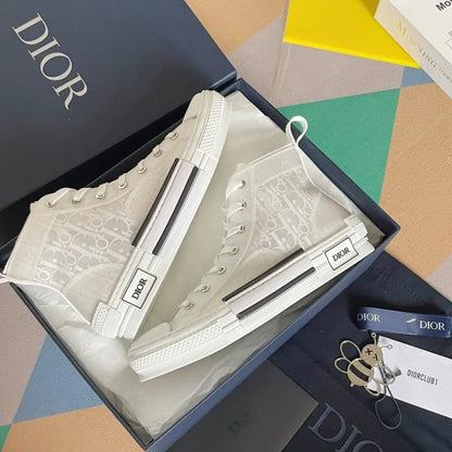 D - SNEAKERS