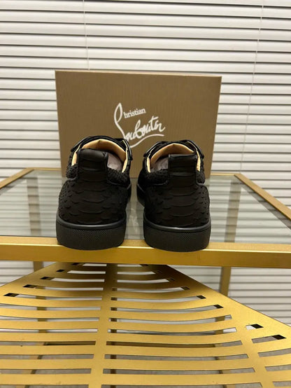 C - SNEAKERS