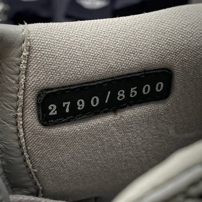 N - SNEAKERS