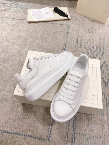 A - SNEAKERS