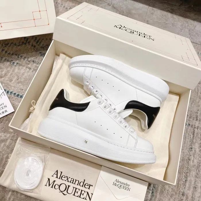 A - SNEAKERS