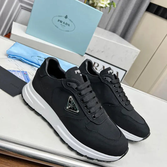 P - SNEAKERS