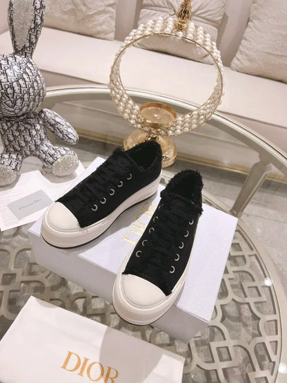 D - SNEAKERS