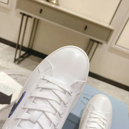 P - SNEAKERS