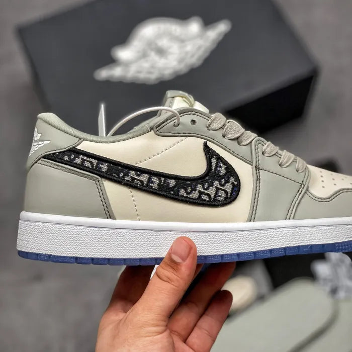 N - SNEAKERS