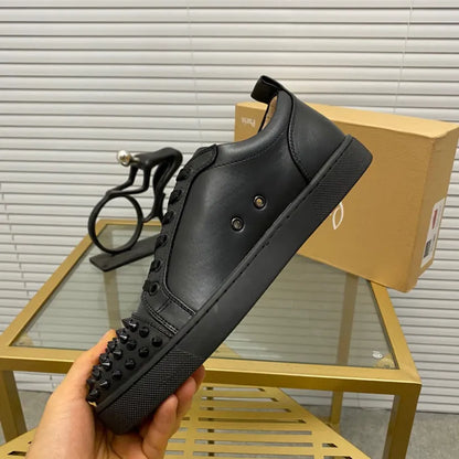 C - SNEAKERS
