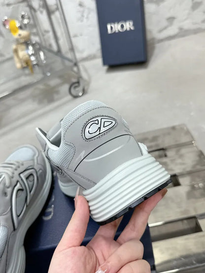 D - SNEAKERS