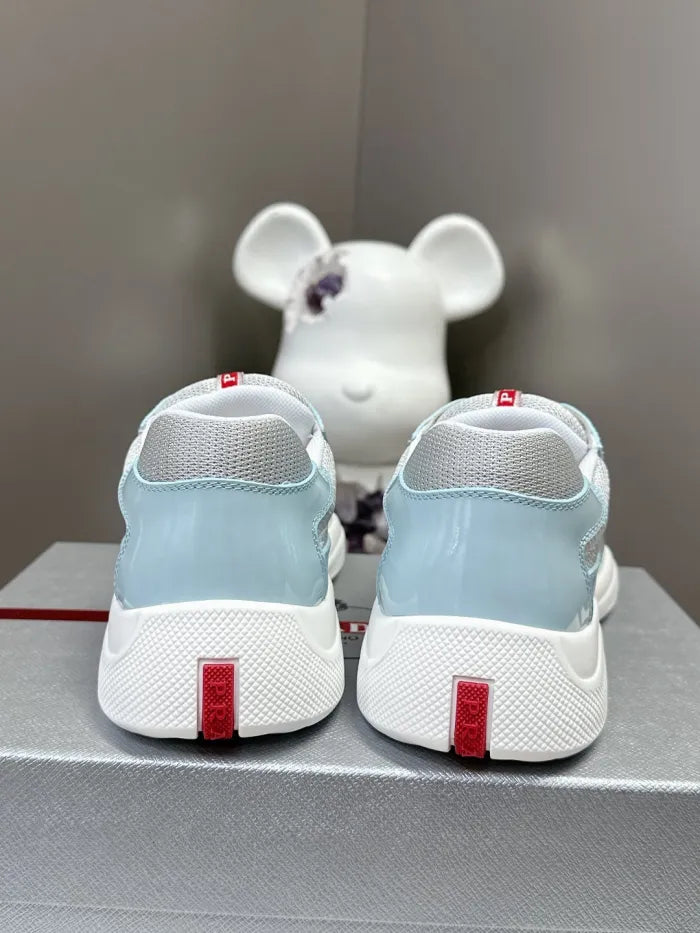 P - SNEAKERS