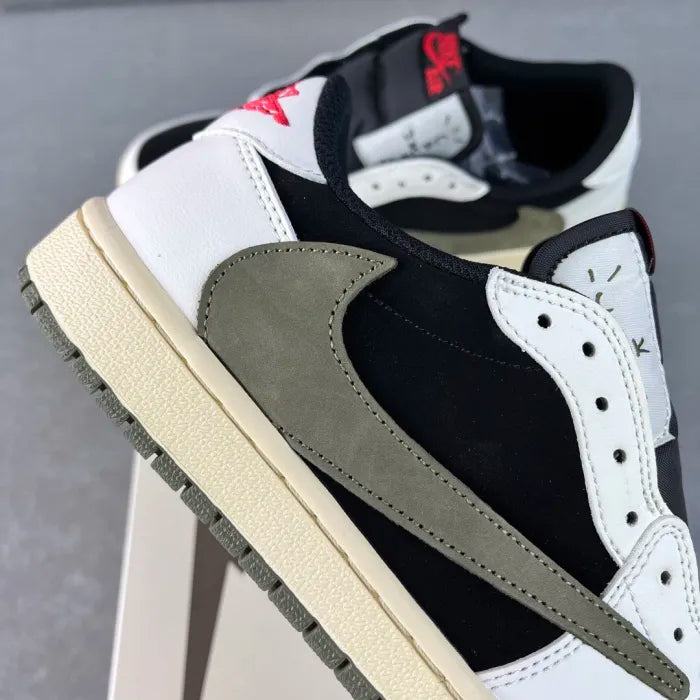 N - SNEAKERS