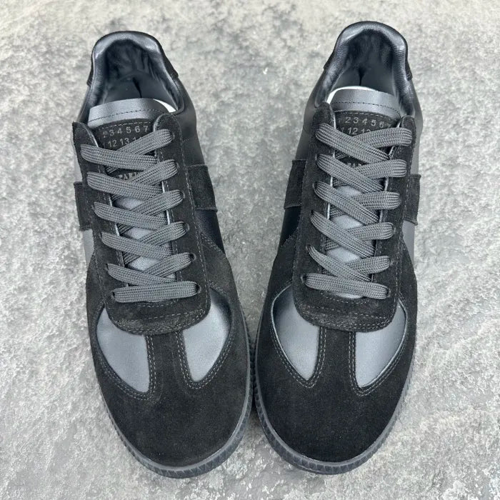 M - SNEAKERS